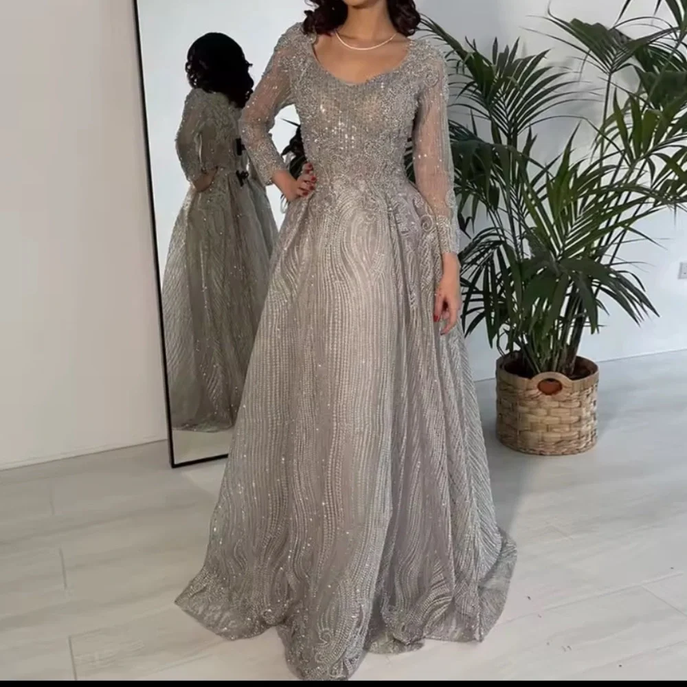 Luxury Party Gown - Picture 3 of 17